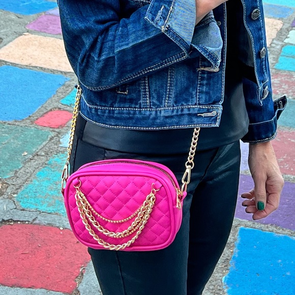 Hot Pink Quilted Gold Rhineston Chain Waist Pack Crossbody Shoulder Stadium Bag - Picture 5 of 6